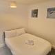4 Bed House - Sleeps 8 - Garden - Parking - Wifi Gillingham - Foto 7