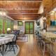 HOT TUB & PET-FRIENDLY Cabin in Cheshire Village, Black Mountain (foto 9)