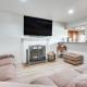 8 Mi to Dtwn Home with Fireplace and Games in LA!, Los Angeles - Foto 3