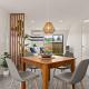 Warm and Bright 2 Bed Townhouse, Окленд - Фото 3