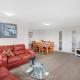 Sunlit Glow Spacious 5BR Home on Ladies Mile, Окленд - Фото 4