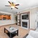 New Stylish 1BR Apt with Heated Pool Gym & Yoga Studio, Reno (zdjęcie 9)