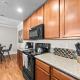New Stylish 1BR Apt with Heated Pool Gym & Yoga Studio, Reno (zdjęcie 6)
