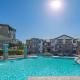 Amiable 2BD King Bed with Pool, Hot Tub, Gym, Parking Glendale - Foto 6