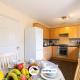 3 Bedroom House By B and R Serviced Accommodation Amesbury With Wifi & Free Parking - Fotografie 3