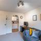 Chic Flat in Woolston: Nr Southampton City Centre - Photo 9
