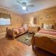 Meadowbrook, a spacious 3-bedroom cabin in Bryson City, NC, perfect for up to 8 guests. - Zdjęcie 3