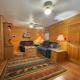 Meadowbrook, a spacious 3-bedroom cabin in Bryson City, NC, perfect for up to 8 guests. - Zdjęcie 7