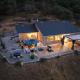 Hilltop Paradise with stunning views/hot tub/firepit/dog friendly