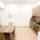 Spacious Rooms - 15 Min from Airport & City Center, 5 Min from Vienna Main-Bus Station EZ9, Wien (Foto 7)