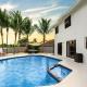 Waterfront Villa with Beach, Game Room, Cinema and Spa Pembroke Pines - Foto 2