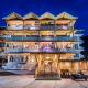 West Western Resort Manali #NearToMallRoad #Gym #Lawn #PlayingZone #PoolTable #KidsFriendly #MountainView #TableTennis #FamilyFriendly #PrivateParking, Manāli - Foto 6