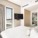 Skyline Vista 3-Bedroom Haven with Lagoon Retreat, Dubaï - Photo 7