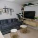 Elegant 2BR Condo Maldives Tower - Azure Resort Residences near MOA, Airport, SM, Casinos, Manila - Foto 1