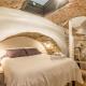 Stay in a real medieval tower, lower floors, Tallinn (Foto 9)