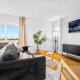 Luxury 2 Bedroom Apartment - Juliet Balcony - Fast WiFi - Netflix 706SW
