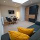 Stylish, Modern 2 Bedroom Apartment with Garden Close to Town, Hospital, Long booking Welcome Eastbourne - Foto 1