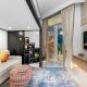 Miami Vibes | Canal View | Fully Furnished Studio, Dubaj - Fotografie 3