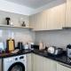 Contemporary High-Rise 2BR - Ultra Fast Wifi - Sathorn, Bangkok - Photo 3