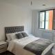 Modern 2-Bed Apartment in Jewellery Quarter Birmingham - Photo 5