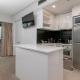 Fabulous Corner Apartment w/ Dazzling Harbour View, Окленд - Фото 10