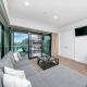 Fabulous Corner Apartment w/ Dazzling Harbour View, Окленд - Фото 4