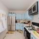 3 Bedroom Gem! King, Full & Twin Beds, Sauna with Free Parking plus more, Джерси-Сити (фото 5)