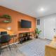 Mid century APT, KING bed + desk, Kansas City - Foto 9