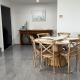 3 Bedroom Beachfront Penthouse with Epic Rooftop & Ocean Views, Pialba (Foto 7)