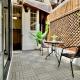 Duplex Garden Villa with Private Courtyard Jing'an Villa Near Metro Downtown Shanghai, Shanghai - Foto 1