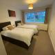 Forest Way Lodge - 2 Bedroom Home In Three Bridges Crawley Near Gatwick - Photo 2