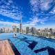Sky-High Infinity Pool with Burj Khalifa Views, Dubaj - Zdjęcie 1