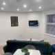 Trinity Apartments - 2 Bed Apartment - sleeps 6 - Spacious - Modern - 30 Seconds from High Street, Huntingdon (foto 5)