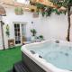 Town Centre Oasis with Two Hot Tubs Cheltenham - Photo 4