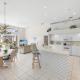 Beautifully maintained waterfront home with pool, Marco Island (fotografie 7)