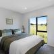 Modern Home - Close to Airport, direct views of Mangere Mountain and Ambury Farm, Окленд - Фото 8