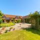 Spacious 5 bed Barn in the Heart of Worcestershire, Lineholt