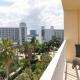 Tiny Tower Treasure - Sleeps 5 & Soaks Sun Sunny Isles Beach - Foto 5