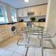 4 bed house with parking by Chatham station - Fotografie 9
