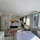 forest villa, breakfast hotel, 6 minutes from Istanbul airport, Arnavutköy