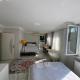 forest villa, breakfast hotel, 6 minutes from Istanbul airport, Arnavutköy (fotografie 10)