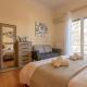Near Metro 3 Bedrooms Fiber 100mbps, Athènes (photo 2)