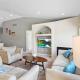 HUGE Downtown Getaway! w/Hot Tub, Arvada (foto 4)