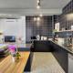 City Bowl Apartment with Rooftop Pool!, Кейптаун - Фото 4