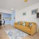 Bright Apartment in Warsaw's Ochota District by Noclegi Renters, Varsavia - Foto 1