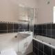 Large 6 bed with 9 separate beds 3 baths 4 toilets, London - Photo 3