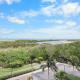 Attractive beachfront condo with pool, tennis and gym, Marco Island - Fotografie 1