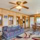 Lakefront Ozark Cottage Deck with Covered Dock!, Edwards (foto 4)