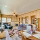 Lakefront Ozark Cottage Deck with Covered Dock!, Edwards (foto 6)