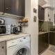 Cozy Apartment in Exarchia, Walk to Athens Museum, Athen - Foto 7